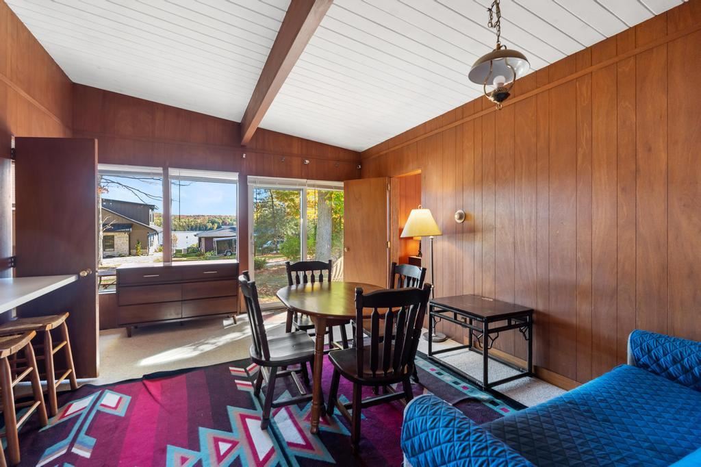 Charlevoix, Michigan 49720, United States, 4 Bedrooms Bedrooms, ,4 BathroomsBathrooms,Residential,Active,231634