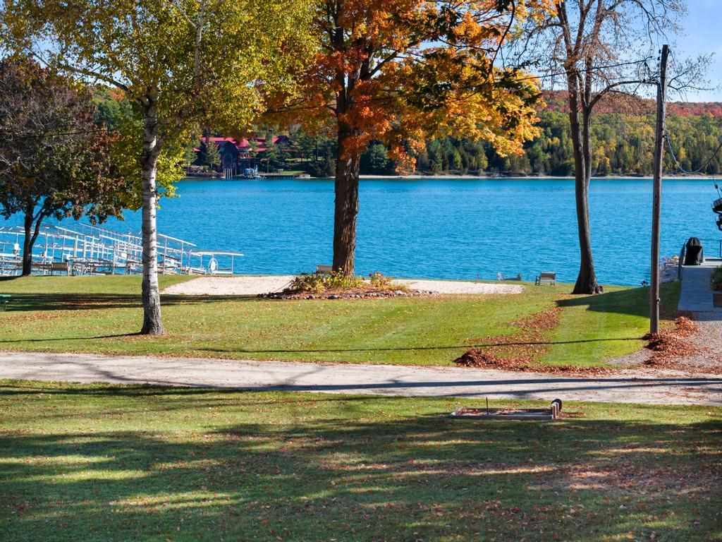 Charlevoix, Michigan 49720, United States, 4 Bedrooms Bedrooms, ,4 BathroomsBathrooms,Residential,Active,231634