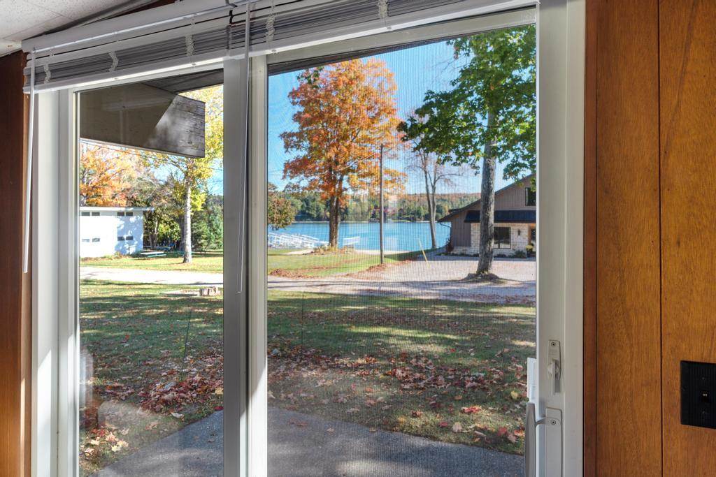 Charlevoix, Michigan 49720, United States, 4 Bedrooms Bedrooms, ,4 BathroomsBathrooms,Residential,Active,231634