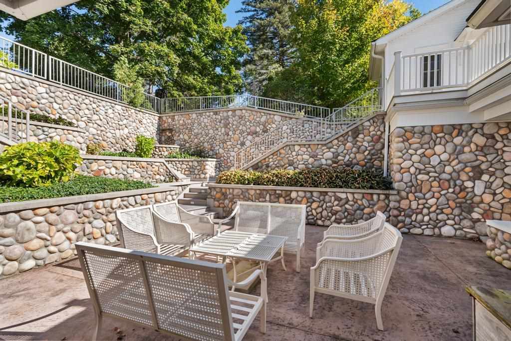 Harbor Springs, Michigan 49740, United States, 3 Bedrooms Bedrooms, ,3 BathroomsBathrooms,Residential,Active,229448