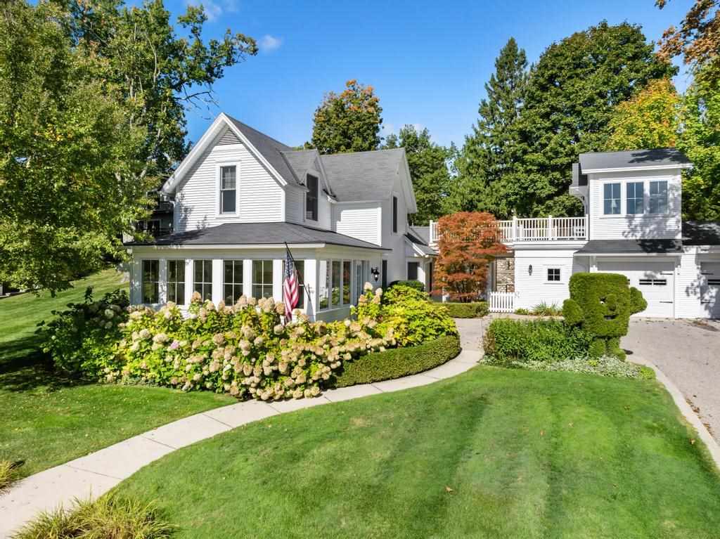 Harbor Springs, Michigan 49740, United States, 3 Bedrooms Bedrooms, ,3 BathroomsBathrooms,Residential,Active,229448