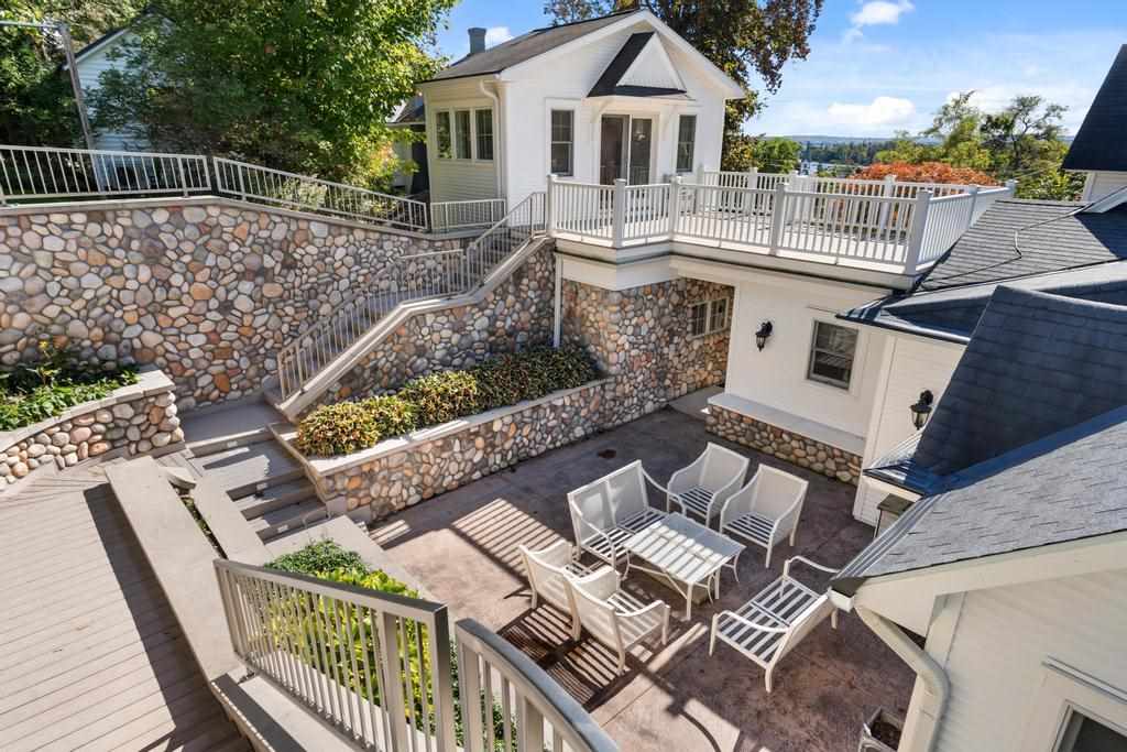 Harbor Springs, Michigan 49740, United States, 3 Bedrooms Bedrooms, ,3 BathroomsBathrooms,Residential,Active,229448