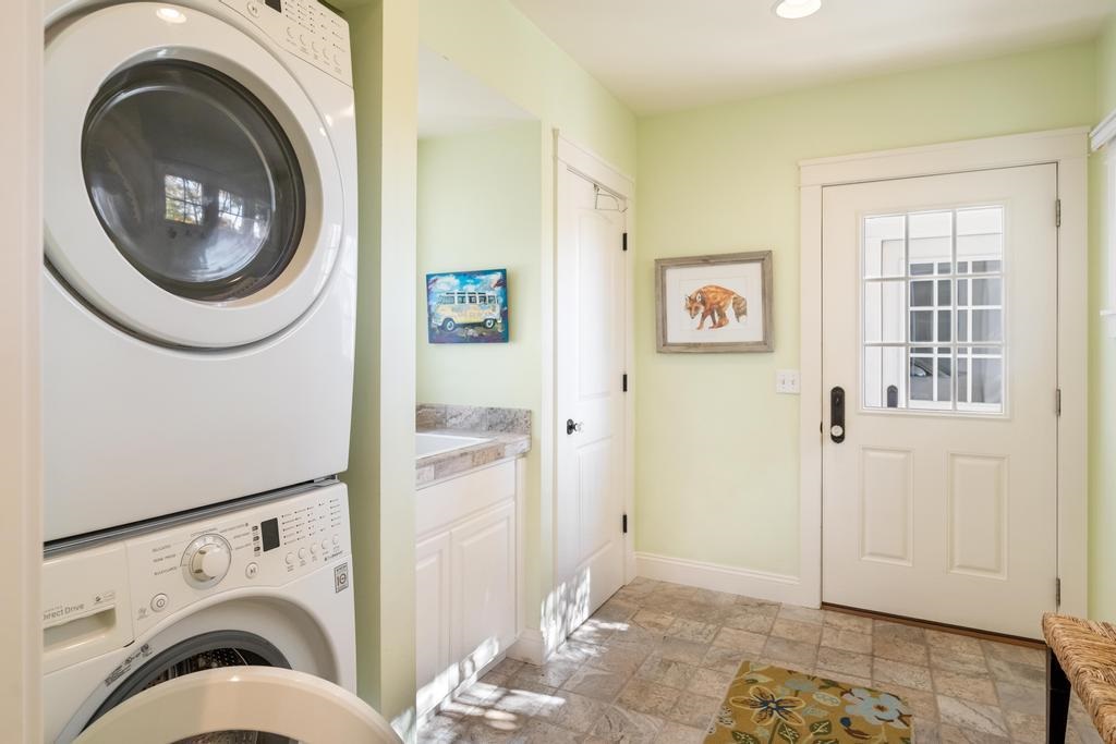 Harbor Springs, Michigan 49740, United States, 3 Bedrooms Bedrooms, ,3 BathroomsBathrooms,Residential,Active,229448