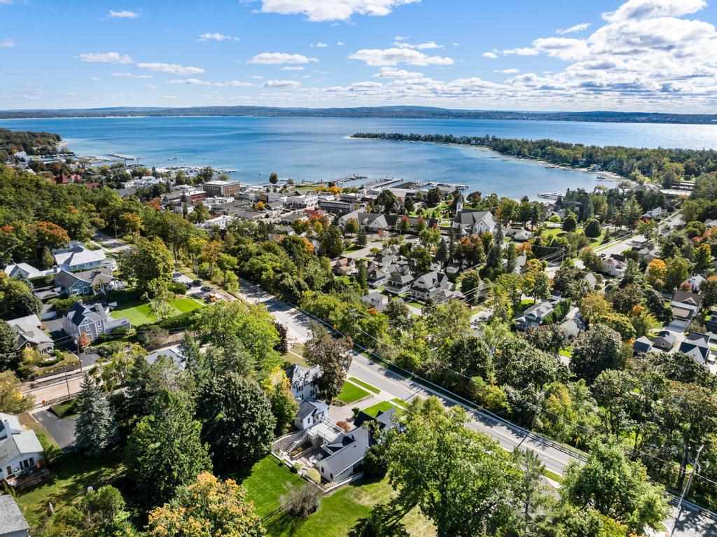 Harbor Springs, Michigan 49740, United States, 3 Bedrooms Bedrooms, ,3 BathroomsBathrooms,Residential,Active,229448