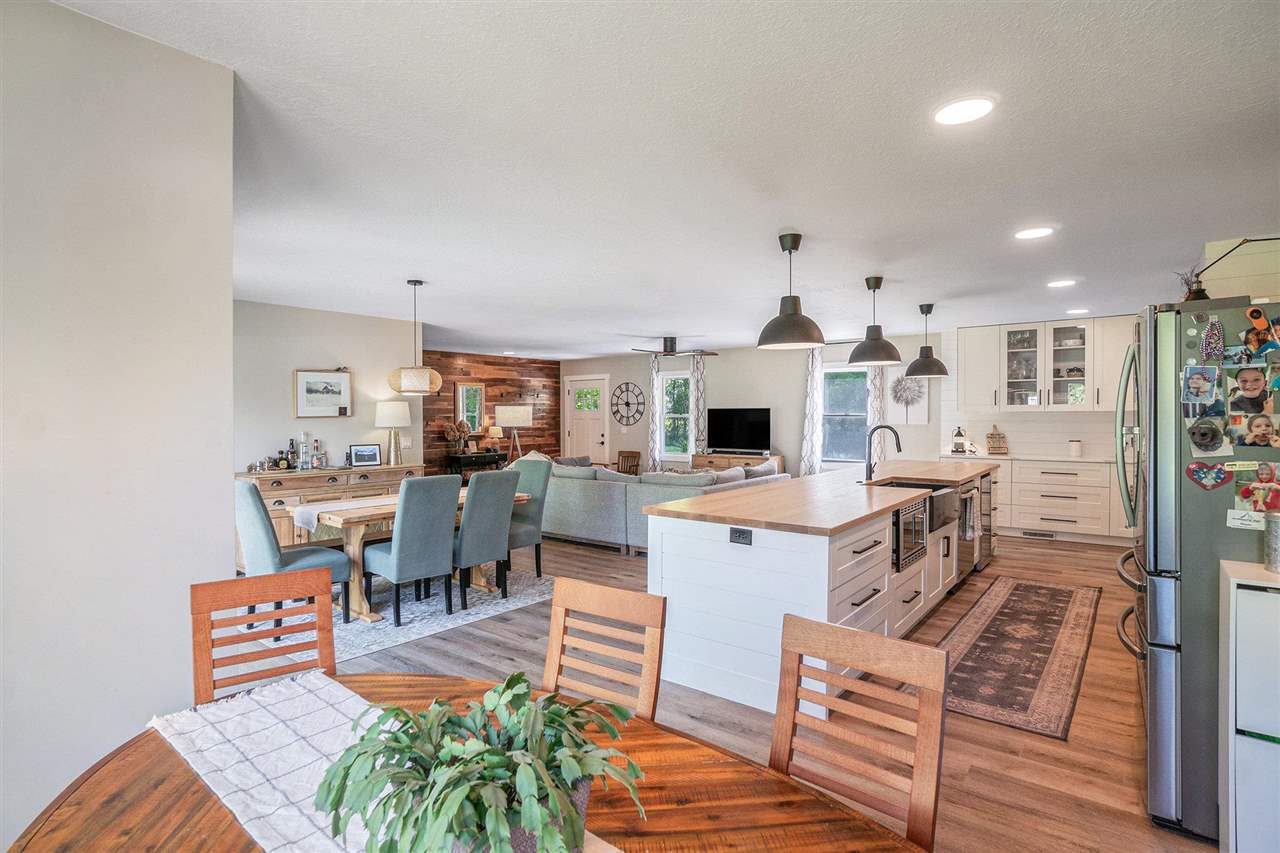 Boyne City, Michigan 49712, United States, 4 Bedrooms Bedrooms, ,2 BathroomsBathrooms,Residential,Active,140763