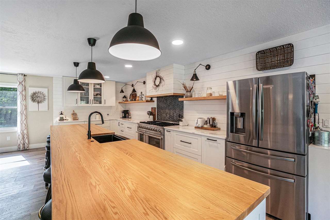 Boyne City, Michigan 49712, United States, 4 Bedrooms Bedrooms, ,2 BathroomsBathrooms,Residential,Active,140763