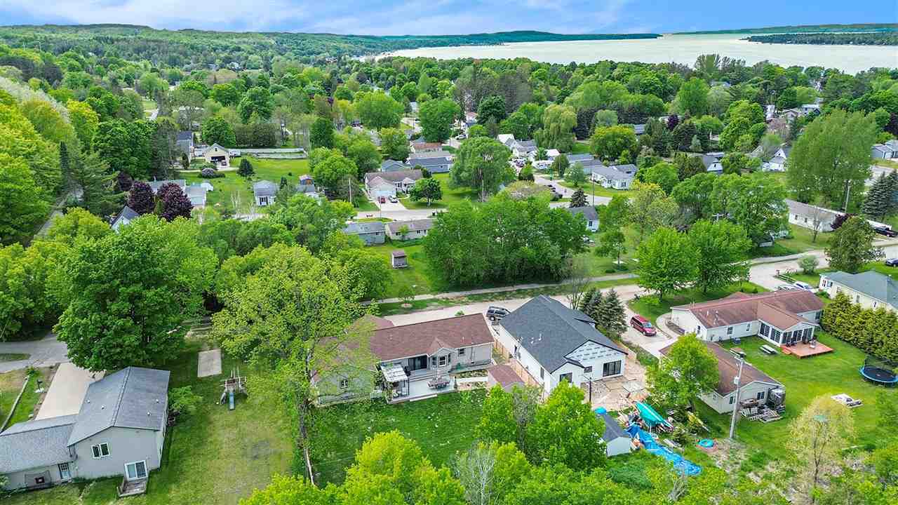 Boyne City, Michigan 49712, United States, 4 Bedrooms Bedrooms, ,2 BathroomsBathrooms,Residential,Active,140763