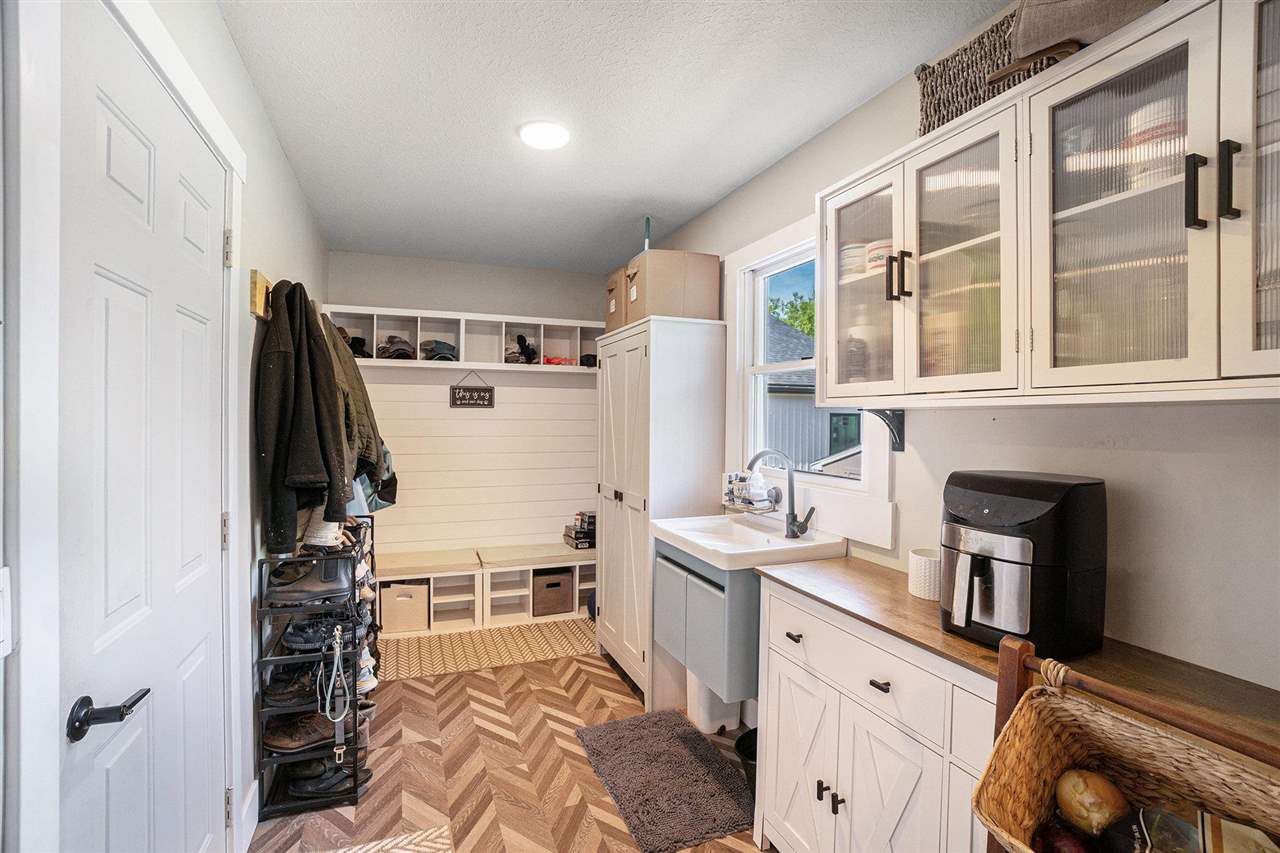 Boyne City, Michigan 49712, United States, 4 Bedrooms Bedrooms, ,2 BathroomsBathrooms,Residential,Active,140763