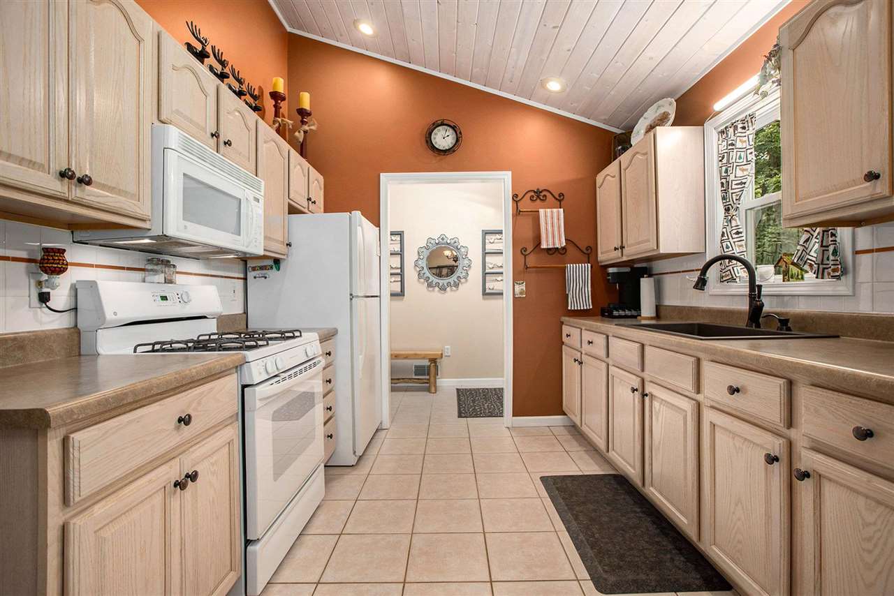 Gaylord, Michigan 49735, United States, 3 Bedrooms Bedrooms, ,2 BathroomsBathrooms,Residential,Active,207047