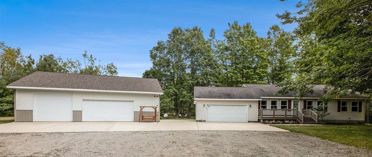 Gaylord, Michigan 49735, United States, 3 Bedrooms Bedrooms, ,2 BathroomsBathrooms,Residential,Active,207047