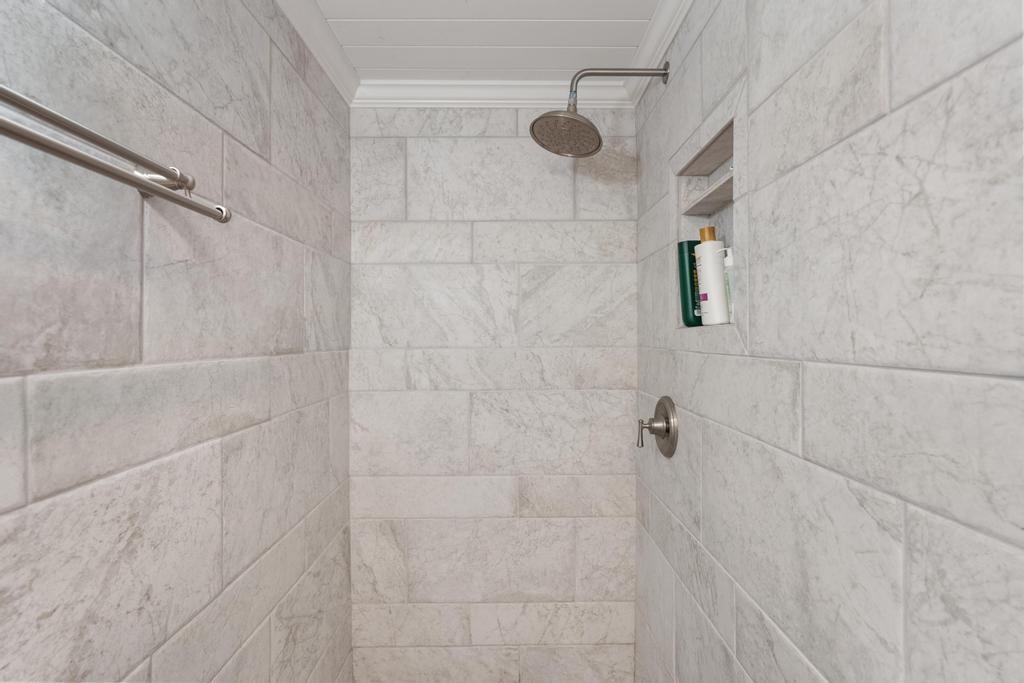 Charlevoix, Michigan 49720, United States, 4 Bedrooms Bedrooms, ,3 BathroomsBathrooms,Residential,Active,240813