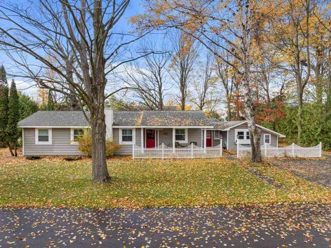 301 Eagle Drive Charlevoix MI 49720