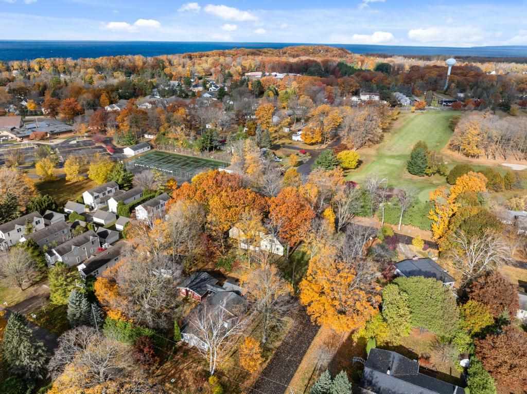 Charlevoix, Michigan 49720, United States, 4 Bedrooms Bedrooms, ,3 BathroomsBathrooms,Residential,Active,240813