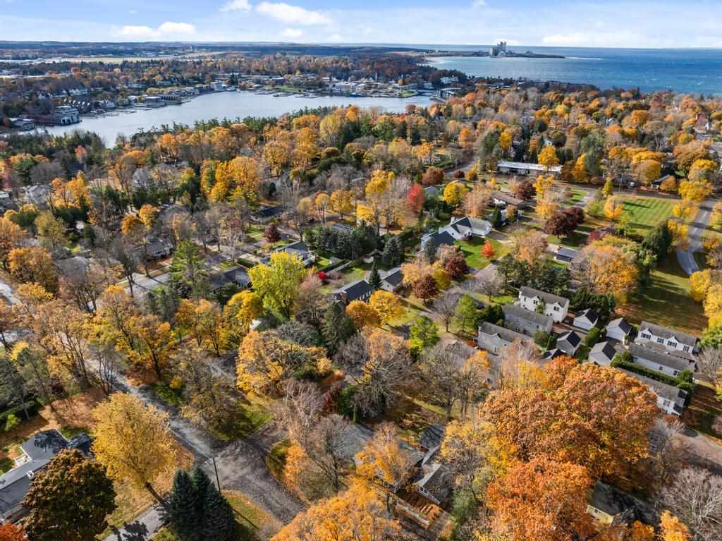 Charlevoix, Michigan 49720, United States, 4 Bedrooms Bedrooms, ,3 BathroomsBathrooms,Residential,Active,240813