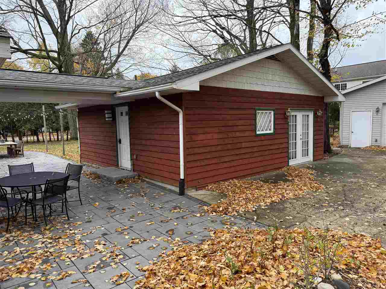 Charlevoix, Michigan 49720, United States, 4 Bedrooms Bedrooms, ,3 BathroomsBathrooms,Residential,Active,240813