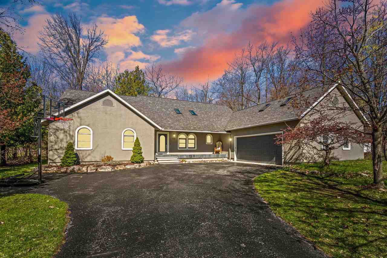 9045 North Pointe Woods Drive