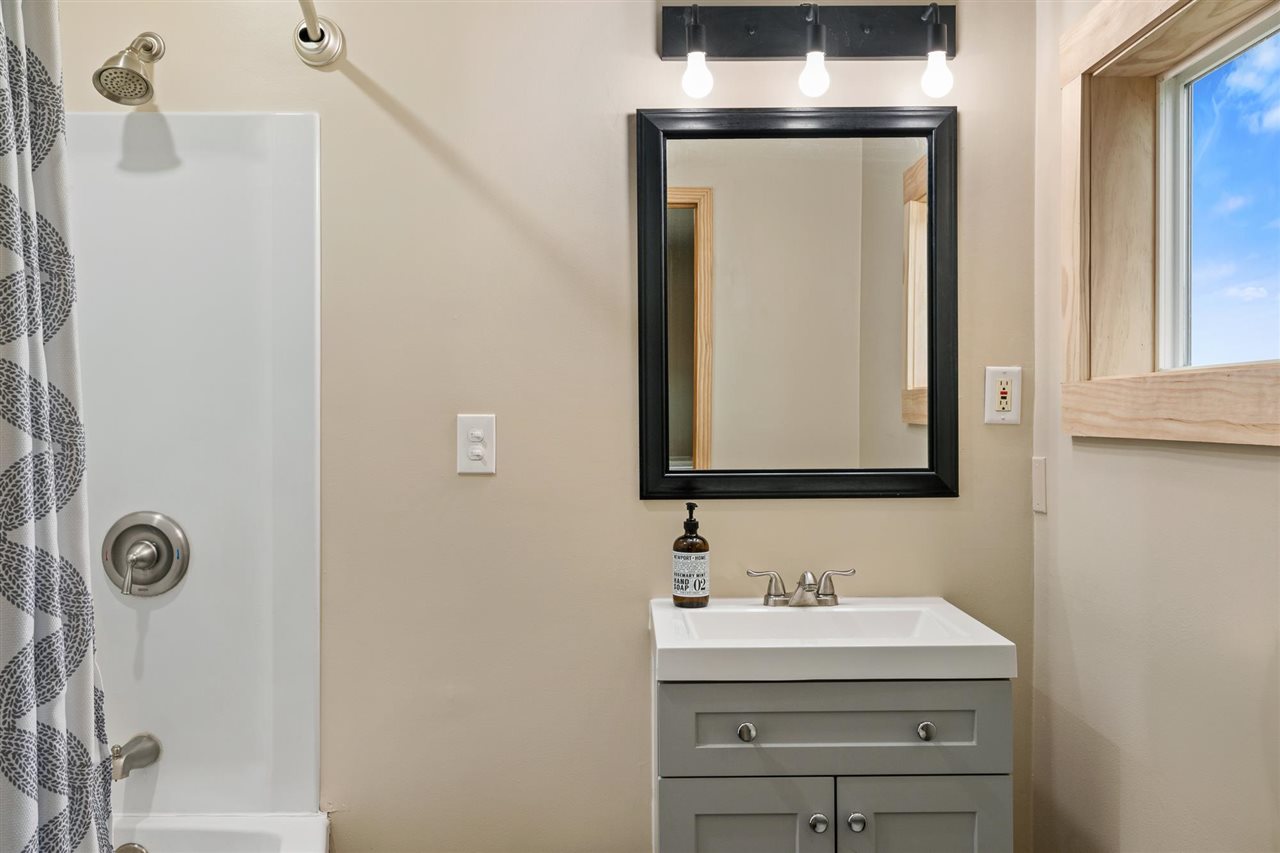 Williamsburg, Michigan 49690, United States, 3 Bedrooms Bedrooms, ,2 BathroomsBathrooms,Residential,Active,42692