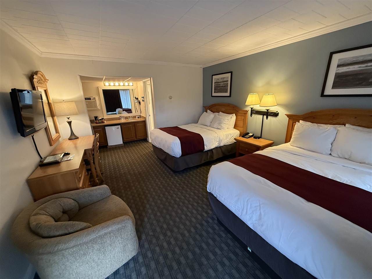 Charlevoix, Michigan 49720, United States, 1 Bedroom Bedrooms, ,1 BathroomBathrooms,Residential,Active,236975