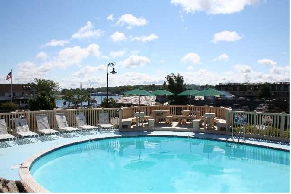 Charlevoix, Michigan 49720, United States, 1 Bedroom Bedrooms, ,1 BathroomBathrooms,Residential,Active,236975