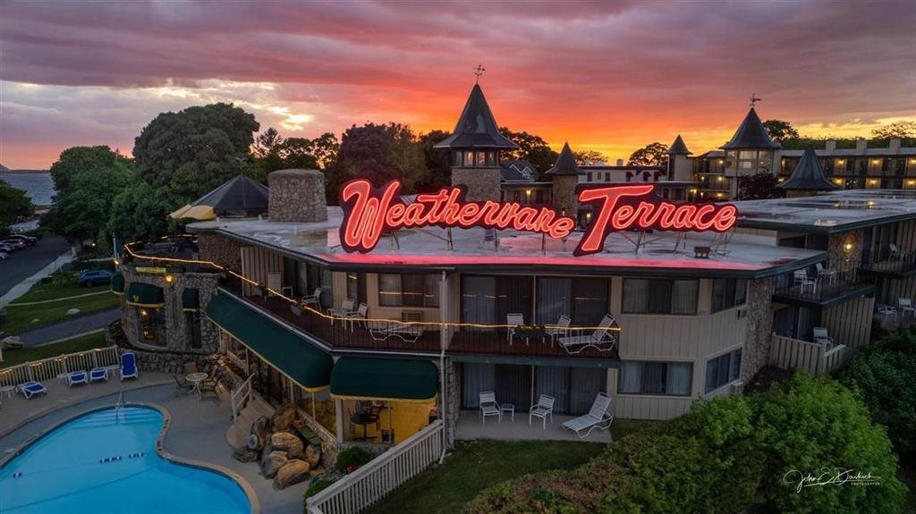 Charlevoix, Michigan 49720, United States, 1 Bedroom Bedrooms, ,1 BathroomBathrooms,Residential,Active,236975