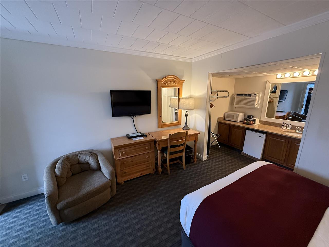 Charlevoix, Michigan 49720, United States, 1 Bedroom Bedrooms, ,1 BathroomBathrooms,Residential,Active,236975