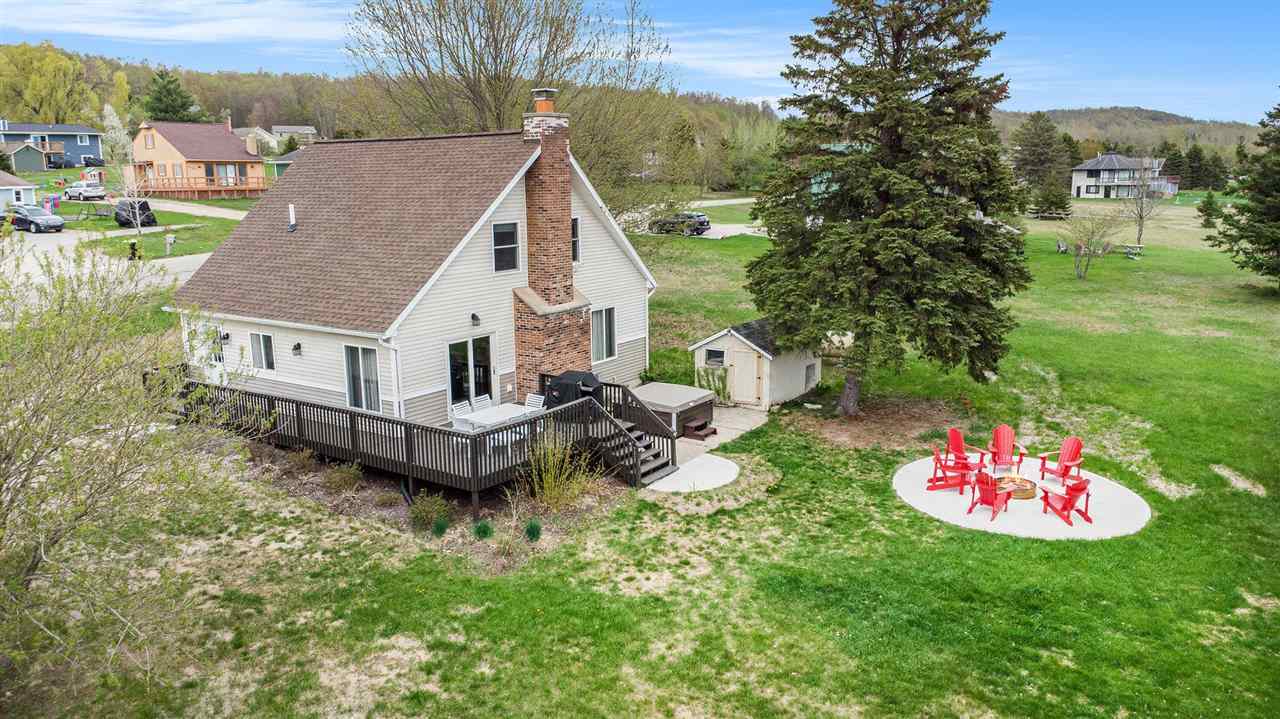 Boyne Falls, Michigan 49713, United States, 3 Bedrooms Bedrooms, ,2 BathroomsBathrooms,Residential,Active,129870