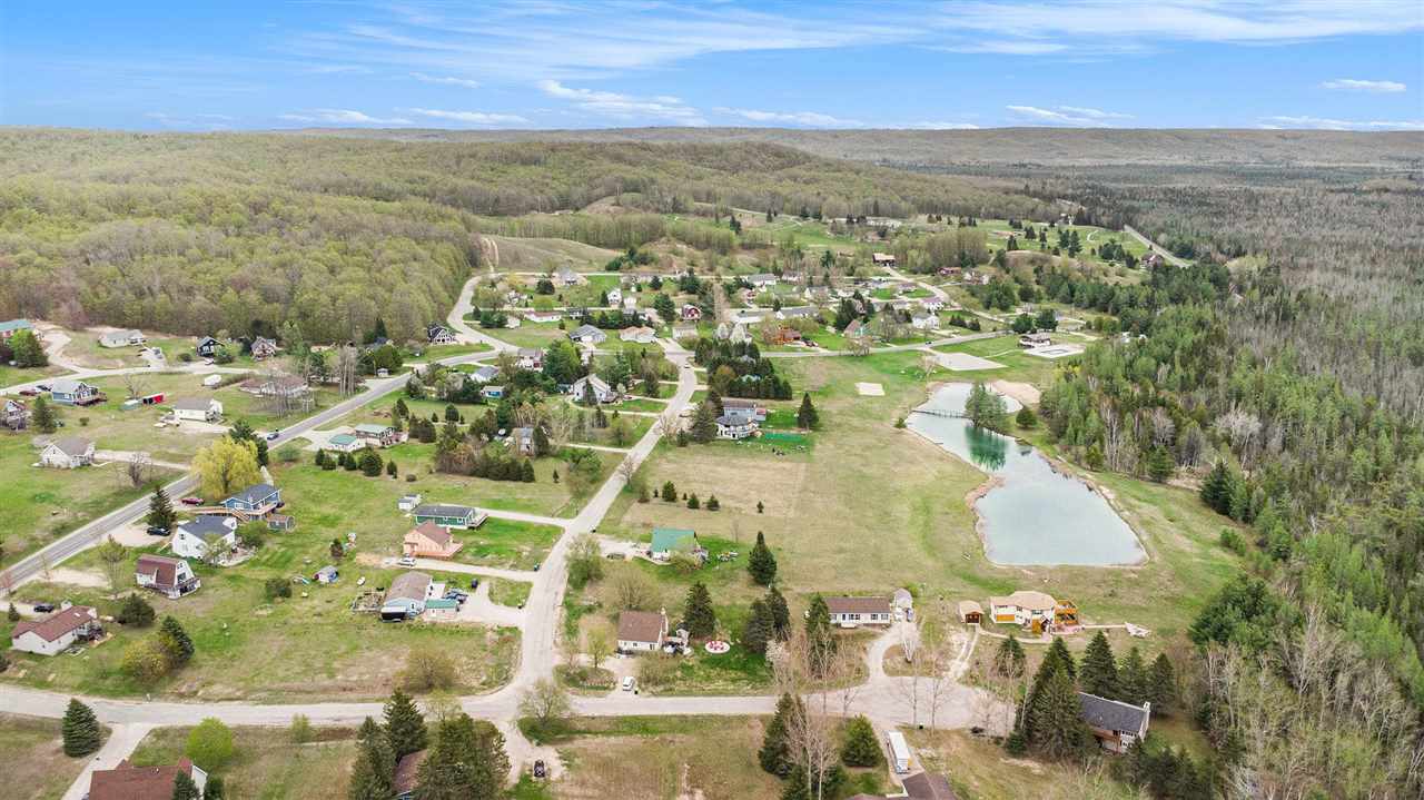 Boyne Falls, Michigan 49713, United States, 3 Bedrooms Bedrooms, ,2 BathroomsBathrooms,Residential,Active,129870