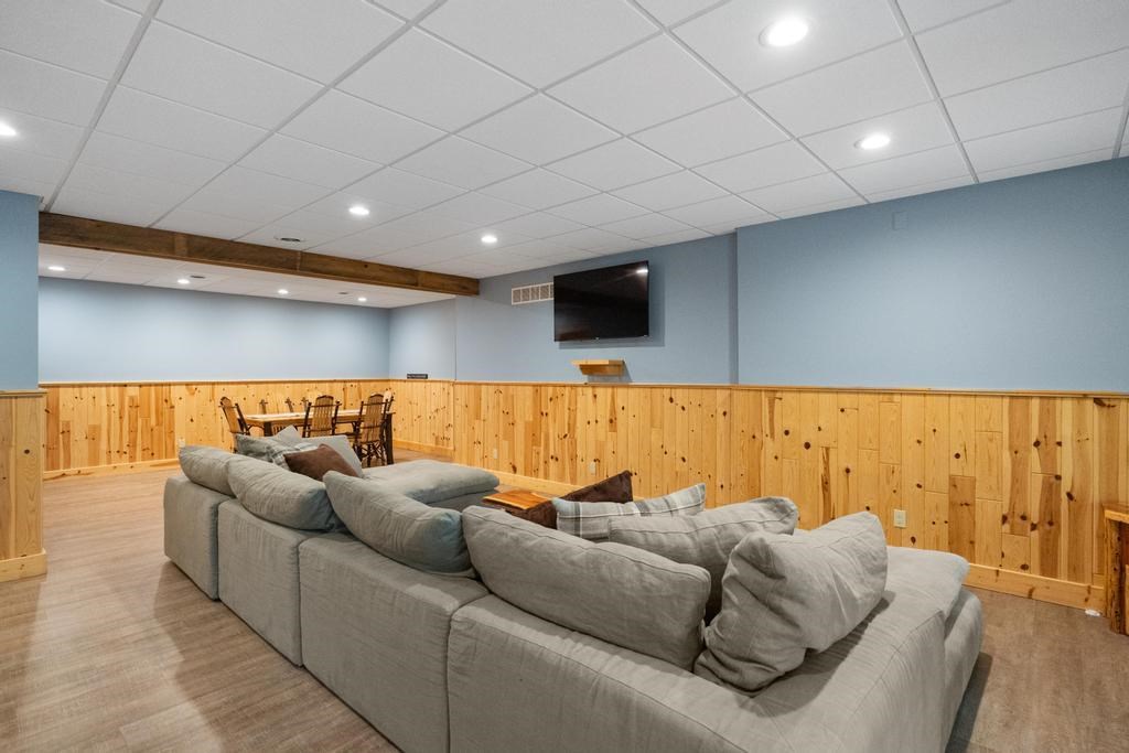 Boyne City, Michigan 49712, United States, 4 Bedrooms Bedrooms, ,4 BathroomsBathrooms,Residential,Active,209889