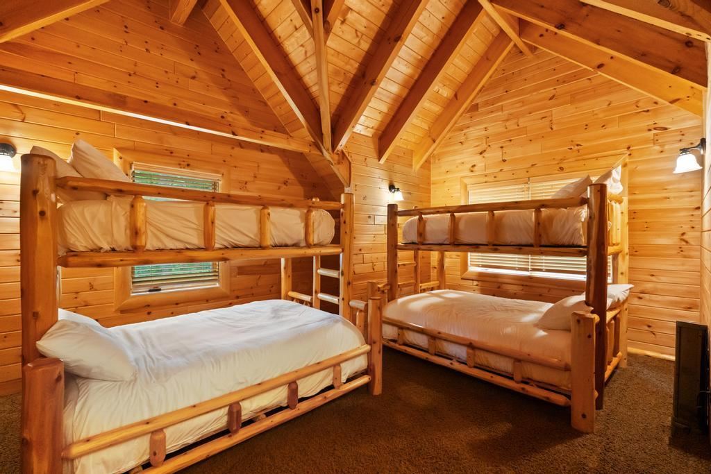 Boyne City, Michigan 49712, United States, 4 Bedrooms Bedrooms, ,4 BathroomsBathrooms,Residential,Active,209889