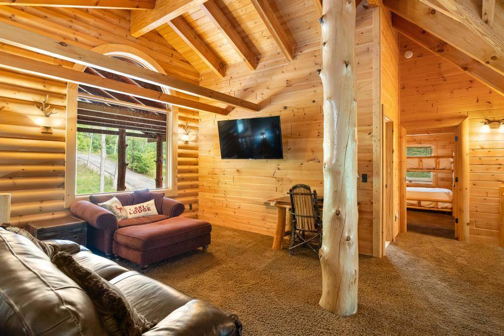 Boyne City, Michigan 49712, United States, 4 Bedrooms Bedrooms, ,4 BathroomsBathrooms,Residential,Active,209889