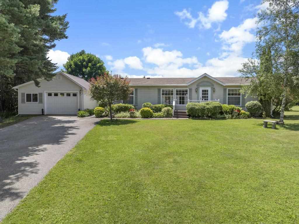 Charlevoix, Michigan 49720, United States, 3 Bedrooms Bedrooms, ,2 BathroomsBathrooms,Residential,Active,169804