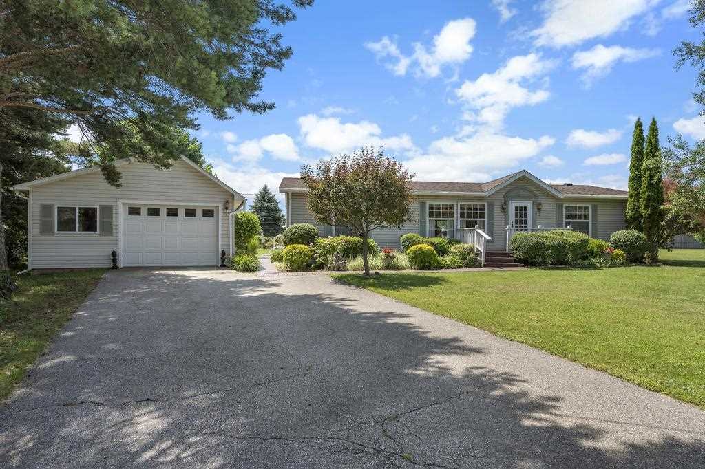 Charlevoix, Michigan 49720, United States, 3 Bedrooms Bedrooms, ,2 BathroomsBathrooms,Residential,Active,169804