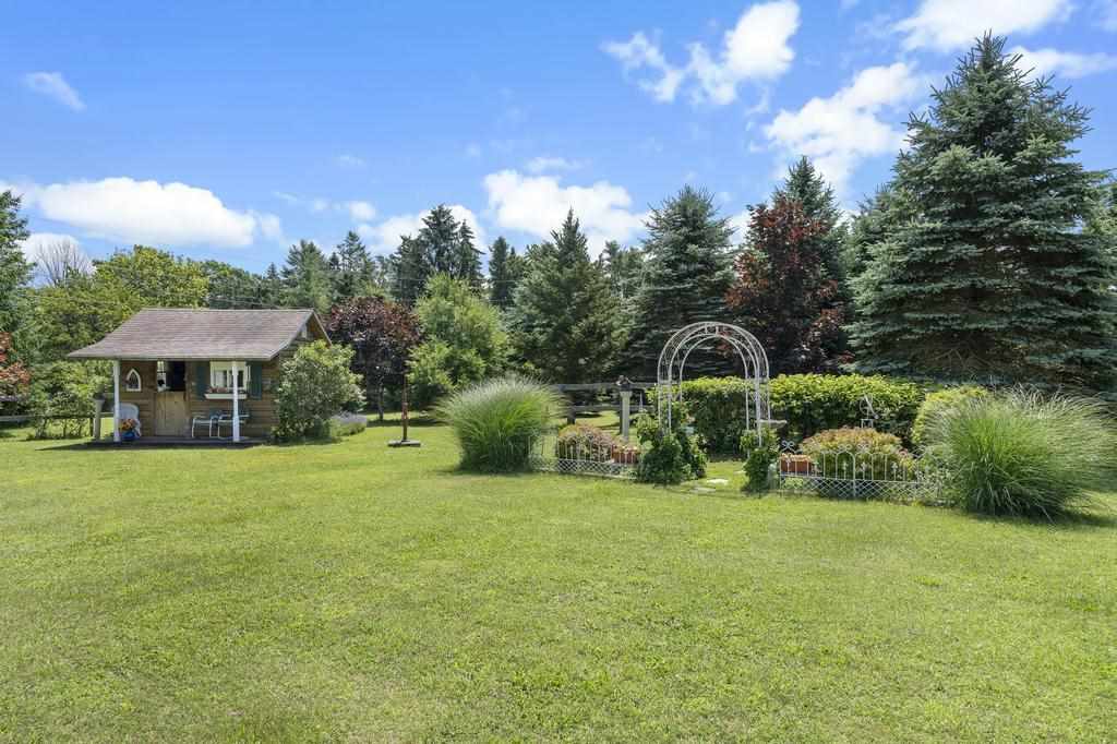 Charlevoix, Michigan 49720, United States, 3 Bedrooms Bedrooms, ,2 BathroomsBathrooms,Residential,Active,169804