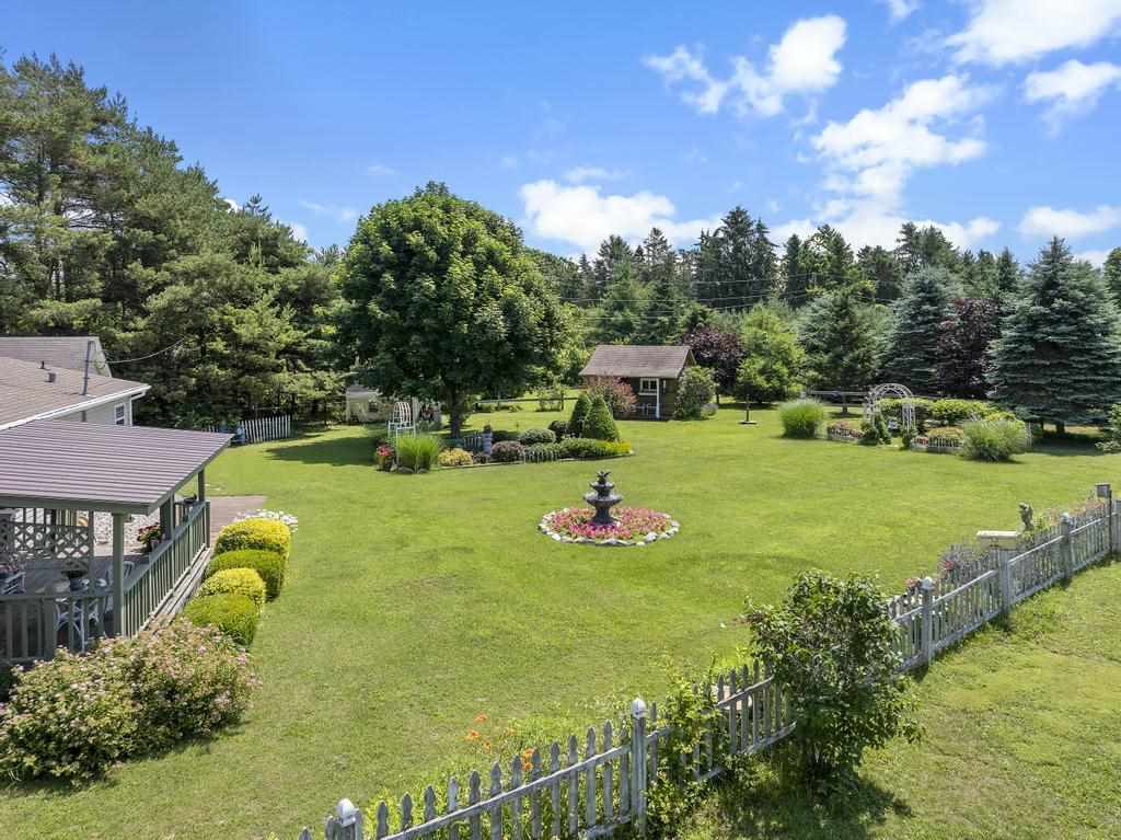 Charlevoix, Michigan 49720, United States, 3 Bedrooms Bedrooms, ,2 BathroomsBathrooms,Residential,Active,169804