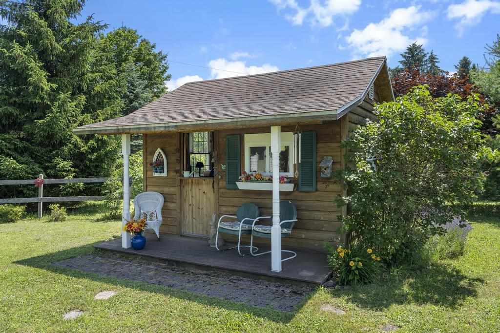 Charlevoix, Michigan 49720, United States, 3 Bedrooms Bedrooms, ,2 BathroomsBathrooms,Residential,Active,169804