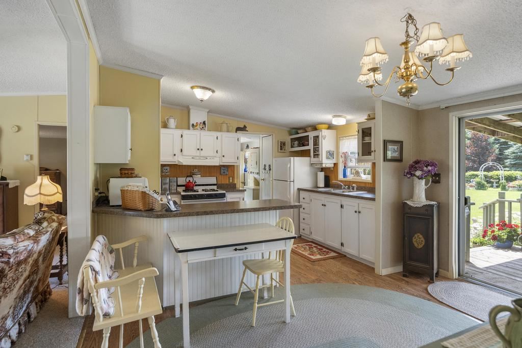 Charlevoix, Michigan 49720, United States, 3 Bedrooms Bedrooms, ,2 BathroomsBathrooms,Residential,Active,169804