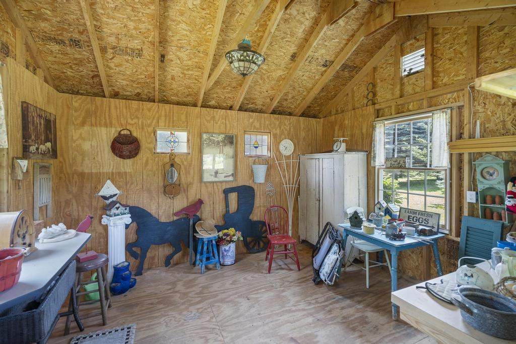 Charlevoix, Michigan 49720, United States, 3 Bedrooms Bedrooms, ,2 BathroomsBathrooms,Residential,Active,169804