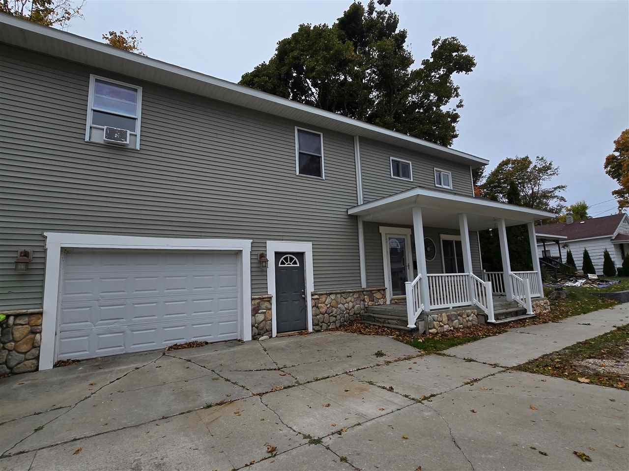 260 Mary St