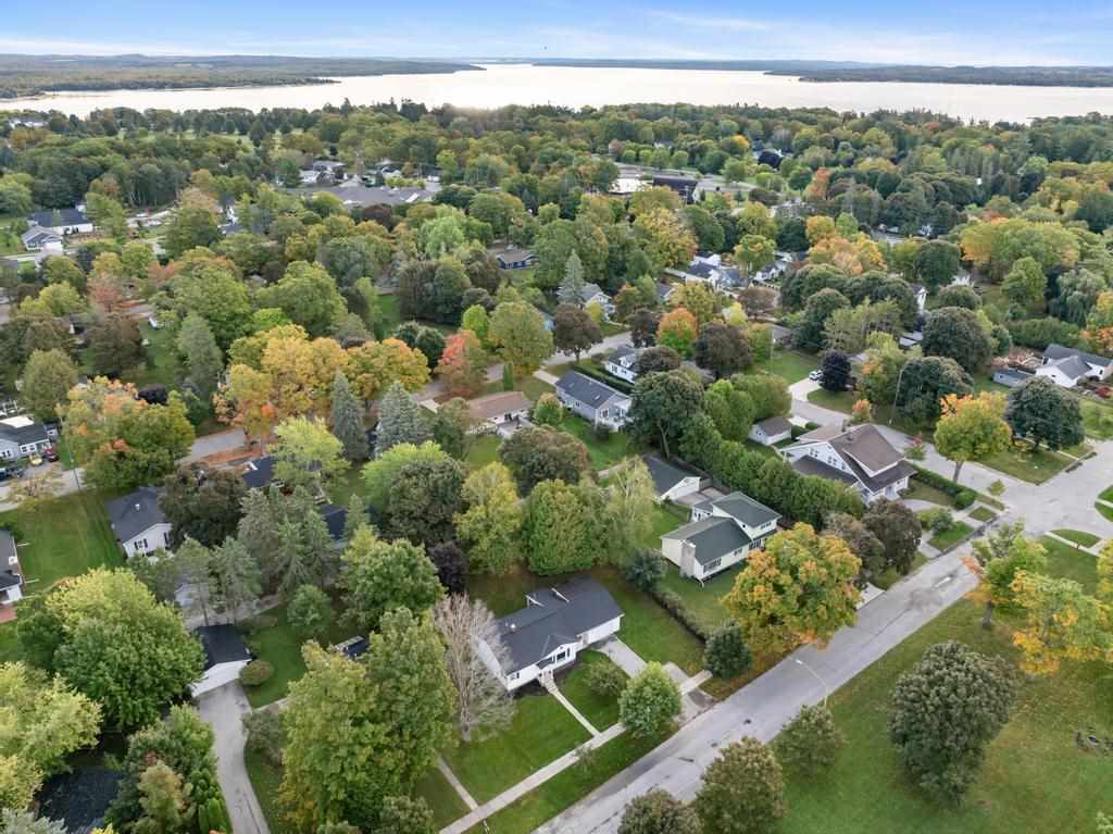 Charlevoix, Michigan 49720, United States, 3 Bedrooms Bedrooms, ,1 BathroomBathrooms,Residential,Active,224862