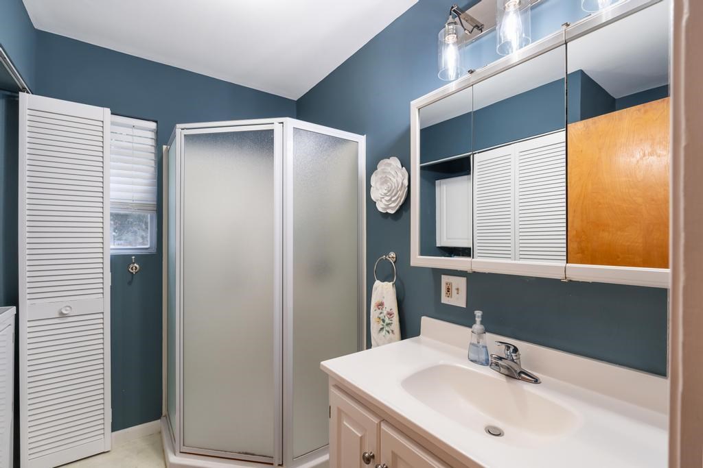 Charlevoix, Michigan 49720, United States, 3 Bedrooms Bedrooms, ,1 BathroomBathrooms,Residential,Active,224862