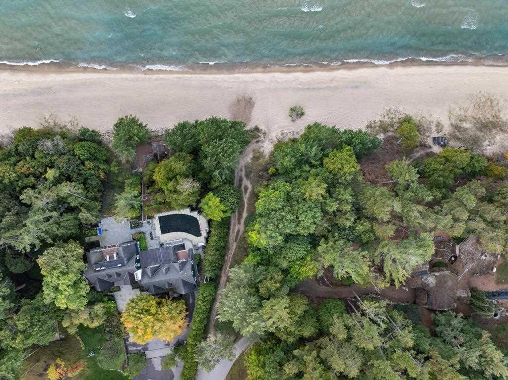 Charlevoix, Michigan 49720, United States, 3 Bedrooms Bedrooms, ,1 BathroomBathrooms,Residential,Active,224862