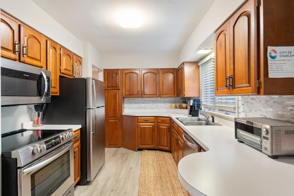 Charlevoix, Michigan 49720, United States, 3 Bedrooms Bedrooms, ,1 BathroomBathrooms,Residential,Active,224862