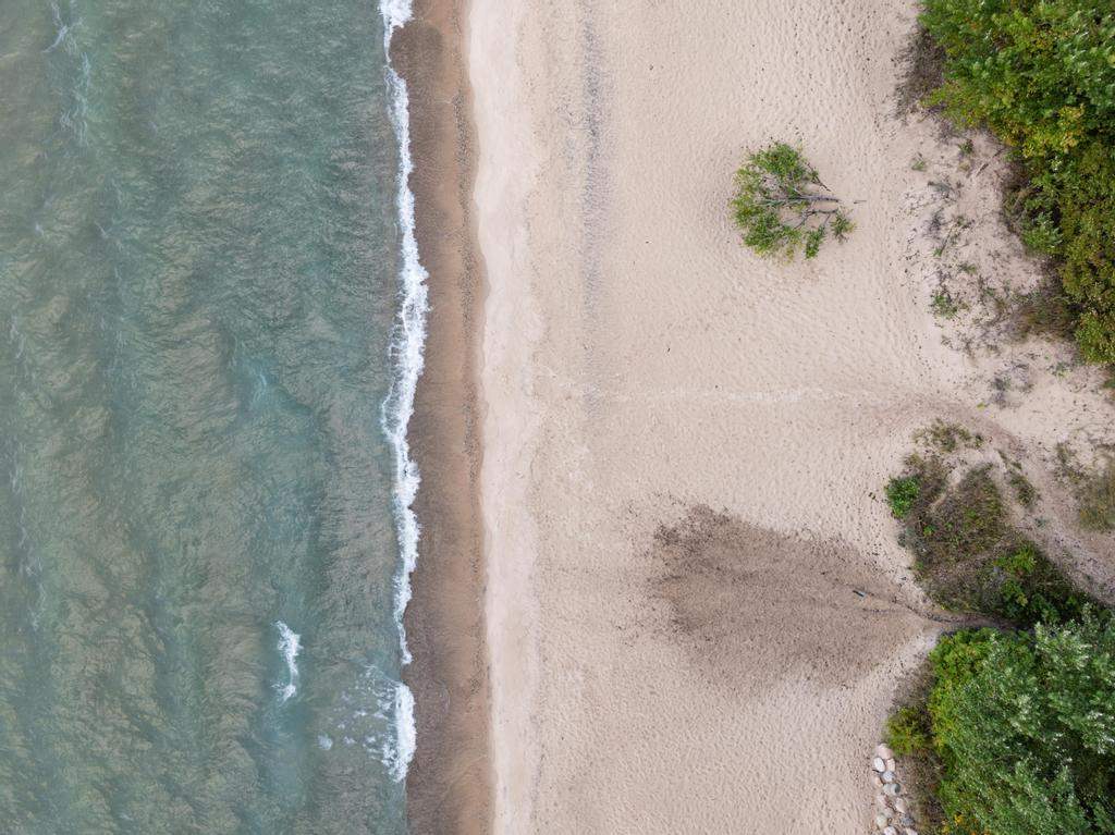 Charlevoix, Michigan 49720, United States, 3 Bedrooms Bedrooms, ,1 BathroomBathrooms,Residential,Active,224862