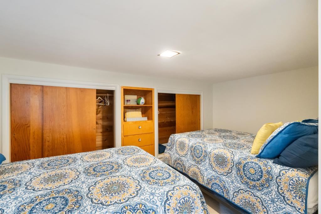 Charlevoix, Michigan 49720, United States, 3 Bedrooms Bedrooms, ,1 BathroomBathrooms,Residential,Active,224862