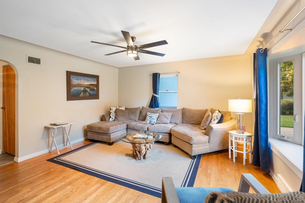 Charlevoix, Michigan 49720, United States, 3 Bedrooms Bedrooms, ,1 BathroomBathrooms,Residential,Active,224862