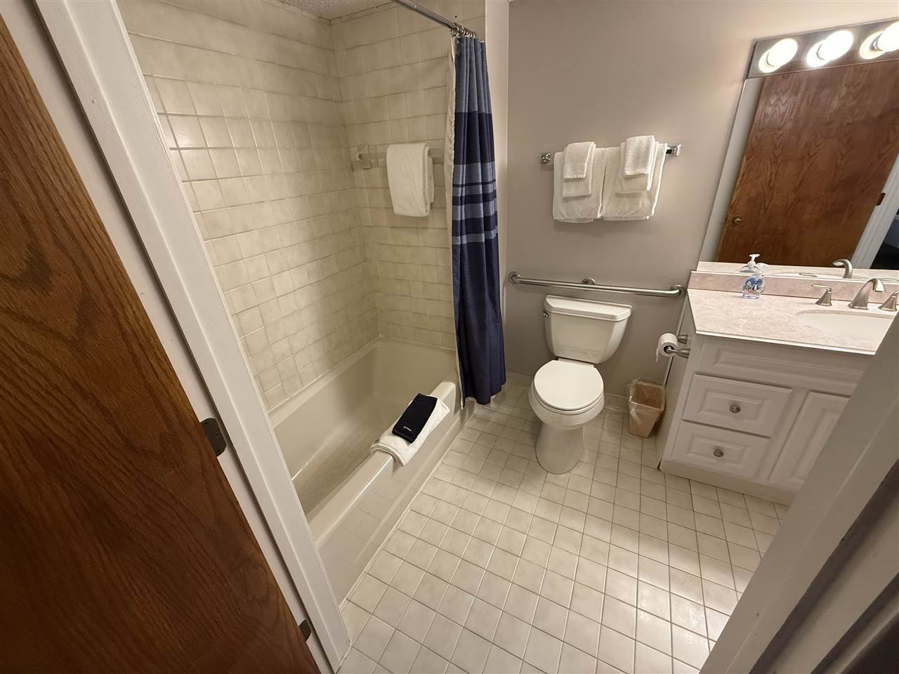 Charlevoix, Michigan 49720, United States, 1 Bedroom Bedrooms, ,1 BathroomBathrooms,Residential,Active,162169