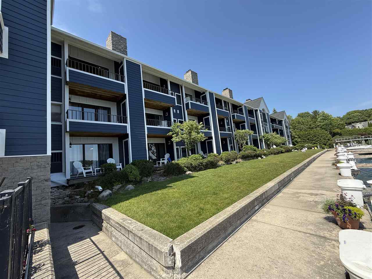 Charlevoix, Michigan 49720, United States, 1 Bedroom Bedrooms, ,1 BathroomBathrooms,Residential,Active,162169