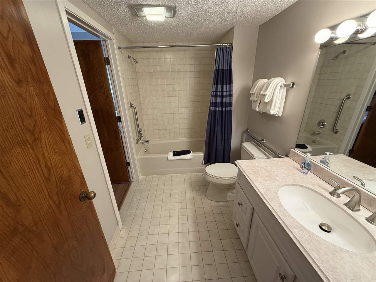 Charlevoix, Michigan 49720, United States, 1 Bedroom Bedrooms, ,1 BathroomBathrooms,Residential,Active,162169