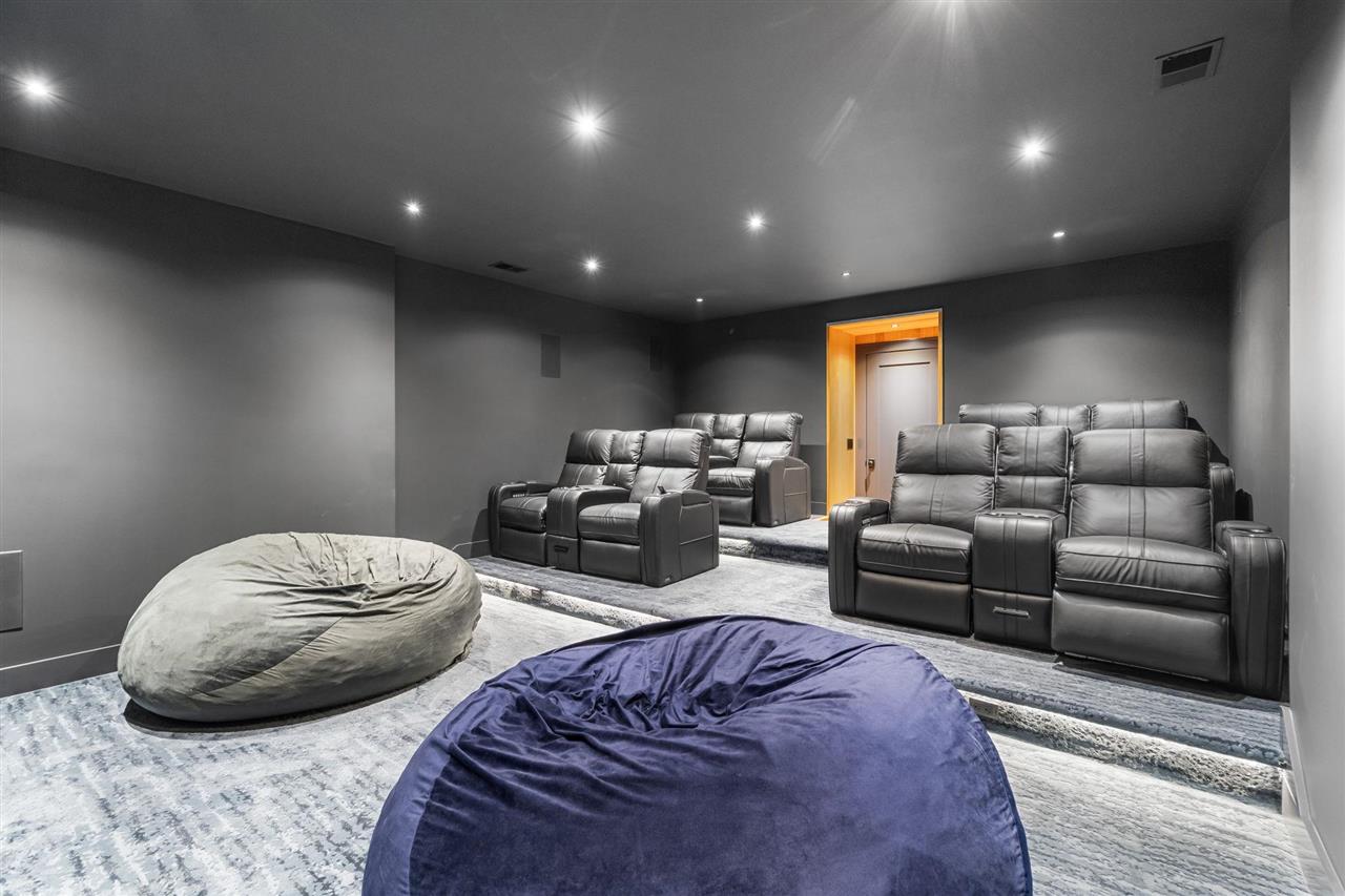 East Jordan, Michigan 49727, United States, 7 Bedrooms Bedrooms, ,8 BathroomsBathrooms,Residential,Active,213487