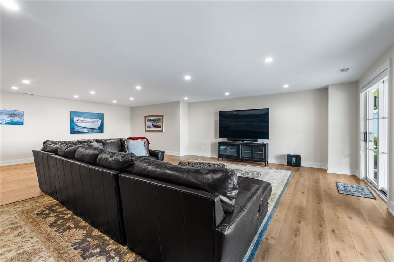 East Jordan, Michigan 49727, United States, 7 Bedrooms Bedrooms, ,8 BathroomsBathrooms,Residential,Active,213487